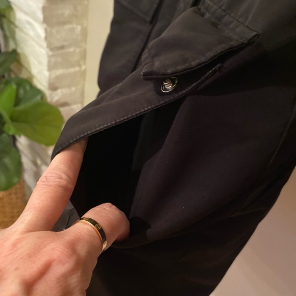 Gap • Women’s Down-Filled Parka - Picture 4 of 14